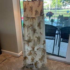 Beautiful Vince Camuto dress, excellent condition!! Only has been worn once!